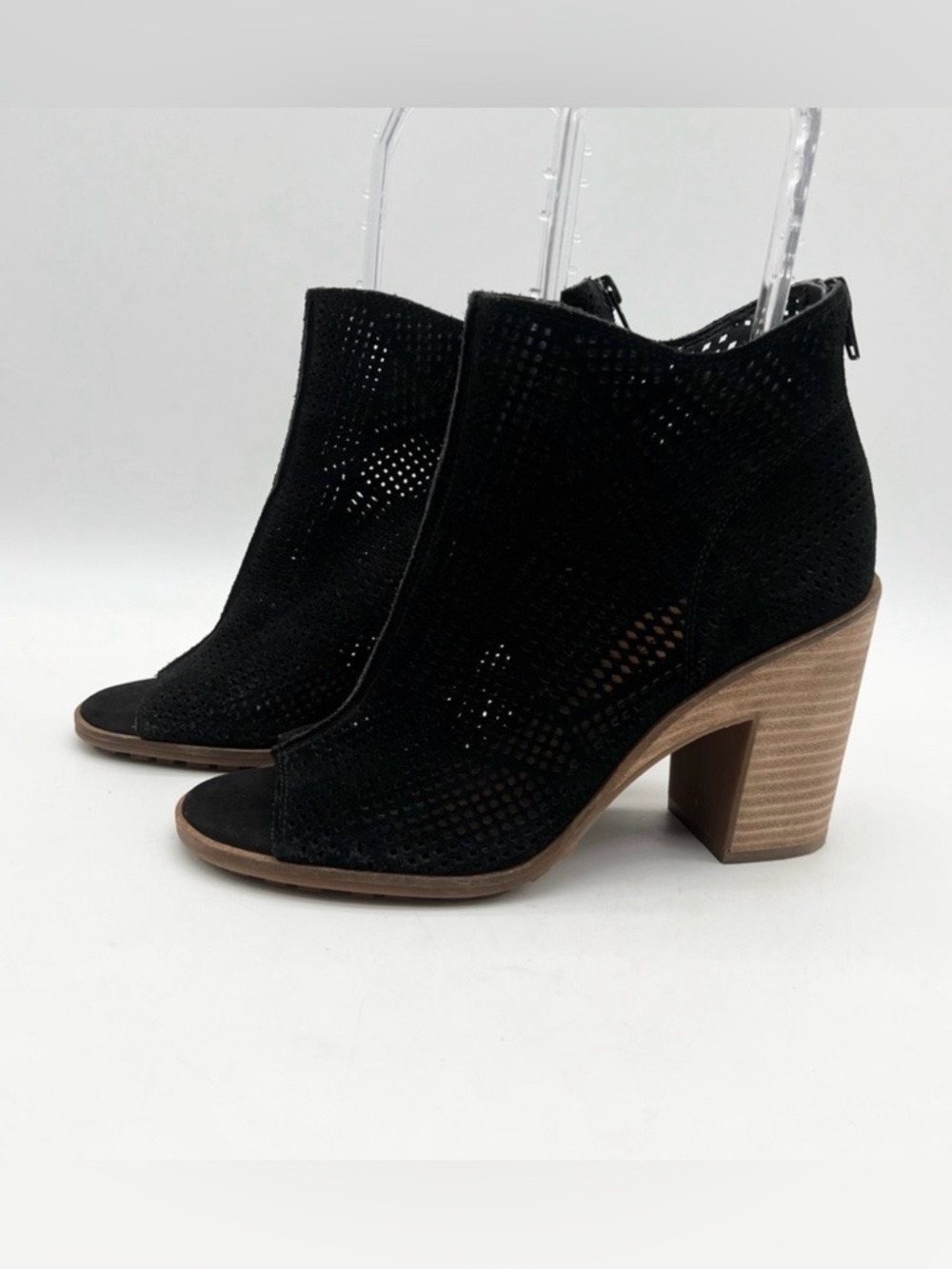 Lucky Brand Vacob Peep Toe Perforated Cut-out Booties Back Zip Black Size 9